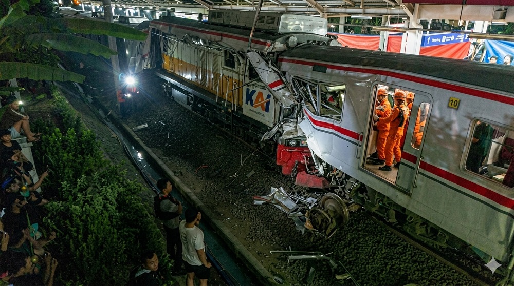 Daftar Nama 15 Korban Meninggal Dunia dalam Kecelakaan KA Argo Bromo-KRL!