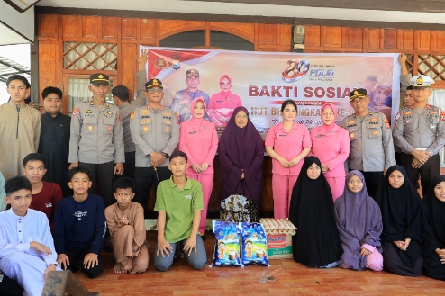 Kapolres Barru Bawa Senyum ke Panti Asuhan