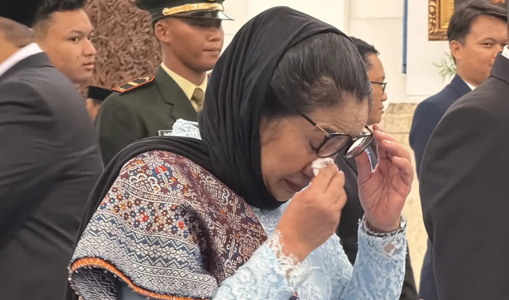 Air Mata Haru Nanik S Deyang Usai Dilantik Jadi Kepala BGN